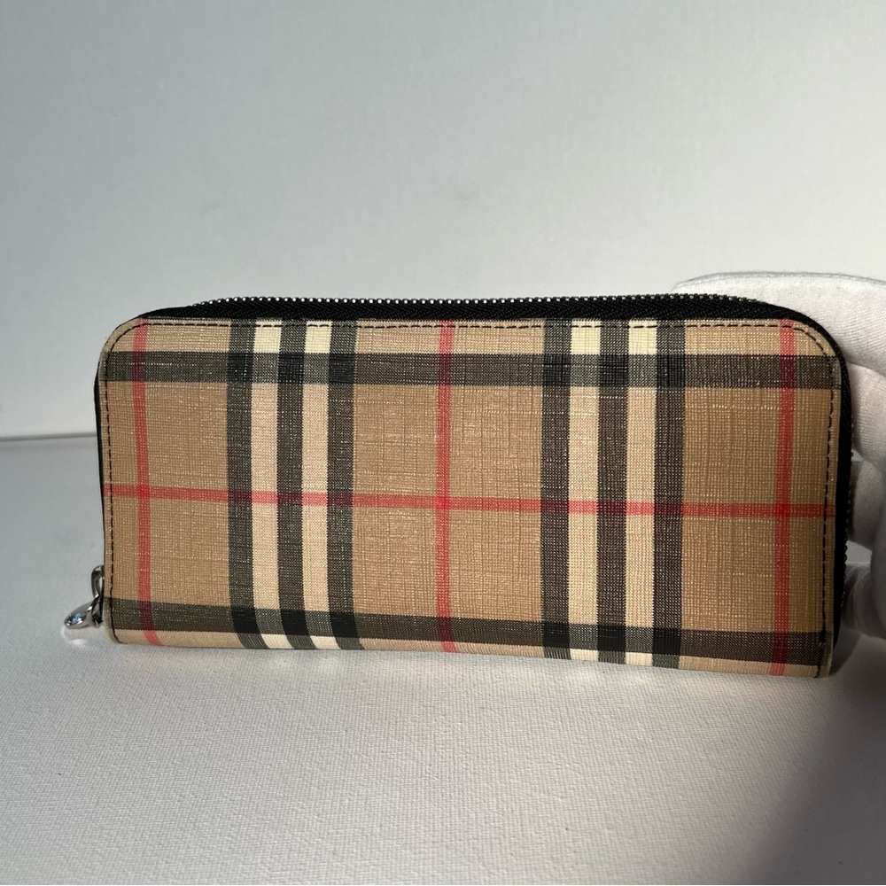 Burberry Elmore Vintage Check Plaid Wallet Authentic